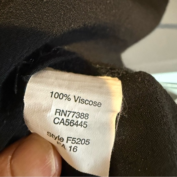 Madewell black tank - small peplum hem. Viscose material. - Picture 5 of 5